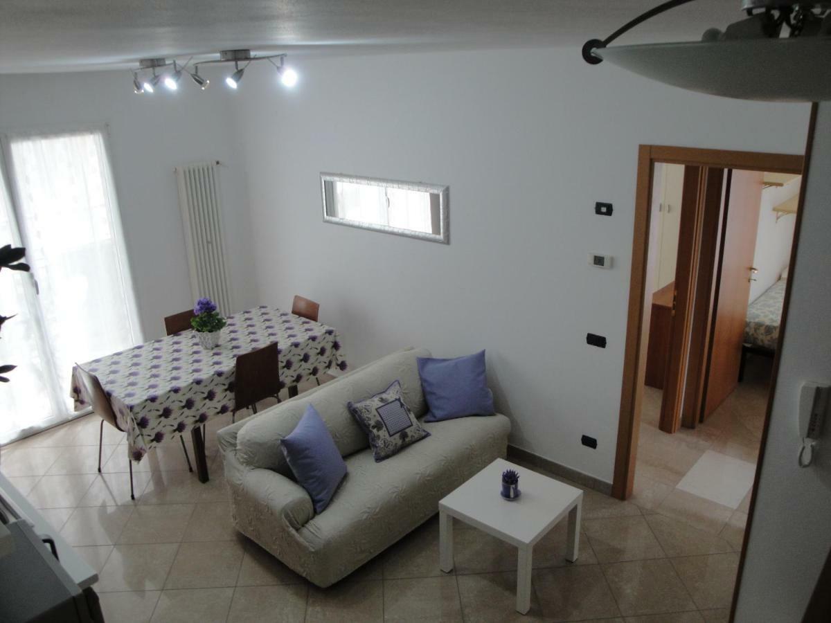 Aloe Beach Apartments, Ombrellone, Parcheggio E Uso Di Biciclette Gratis Rimini Exteriör bild